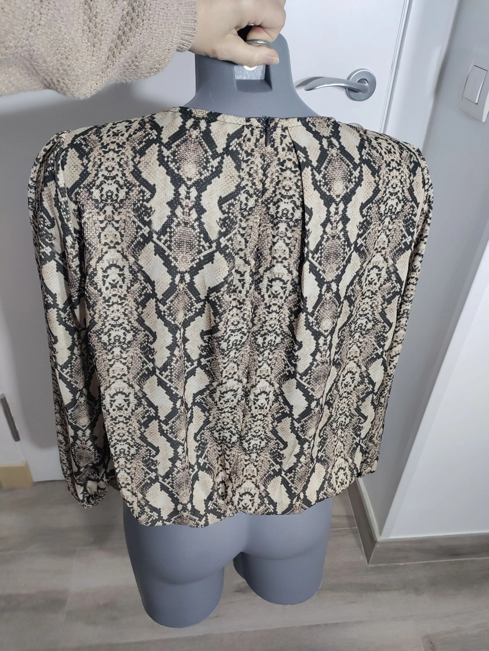 Blusa estampa cobra Sfera Collection - Tamanho G – photo 8